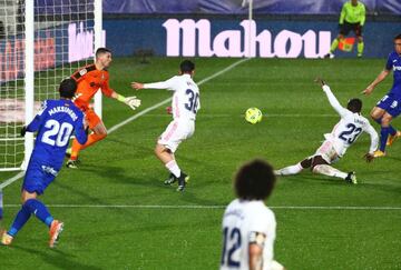 Momento en el que Mendy mete el 2-0 al Getafe.