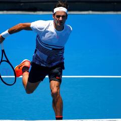 Federer sube un puesto; Murray y Serena siguen líderes