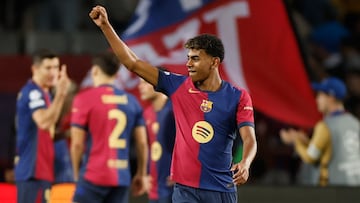 BARCELONA, 23/10/2024.- El delantero del Barcelona Lamine Yamal, durante el partido de la Liga de Campeones que FC Barcelona y Bayern Munich disputan este miércoles en el estadio Olímpico Lluis Companys. EFE/Alberto Estévez