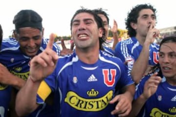 2006: La vuelta del Matador Salas a la U lo encontró con esta camiseta. 