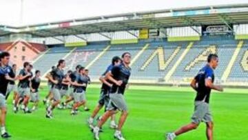 <b>PREPARADOS. </b>Los pupilos de Valverde se ejercitaron ayer en el escenario del encuentro.