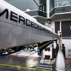 Mercedes halla otro positivo y trae refuerzos desde Brackley