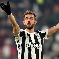 Juventus 'pianist' Pjanic turned down Spurs and Arsenal
