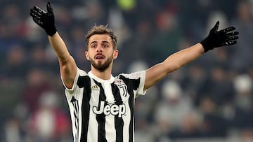 Juventus 'pianist' Pjanic turned down Spurs and Arsenal