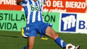 <b>OPORTUNIDAD. </b>Jonathan Ruiz espera vencer mañana al Betis.