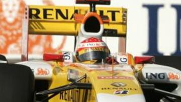 Fernando Alonso ha obtenido el mejor tiempo en la segunda tanda de los entrenamientos libres del GP de Europa, disputado en Valencia. El piloto asturiano ha marcado un tiempo de 1.39.04 y ha logrado más de medio segundo de ventaja sobre el segundo clasificado, Jenson Button