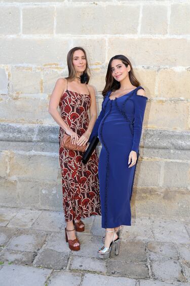 Maria Pombo y Maria Frubies en la boda de Carlos Ezpeleta y Lidia Acín en la Catedral de Jerez a 19 de Noviembre de 2022 en Jerez de la Frontera (España).