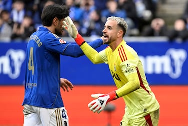 El portero del Oviedo sigue siendo el sostén de su equipo. El hecho de que muchos partidos estén con posibilidades de sumar puntos es gracias a sus heroicas actuaciones. Ante el Betis, otra más.