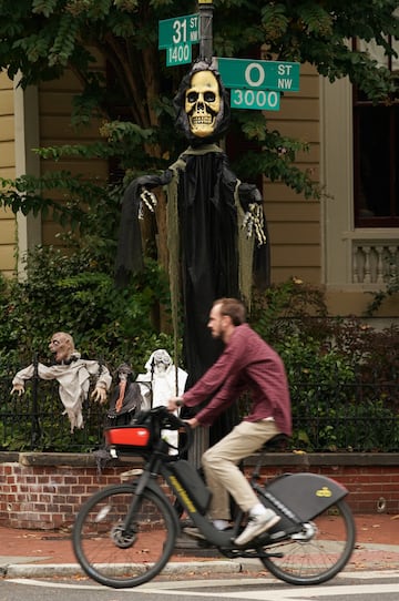 Los esqueletos toman las calles de Washington por Halloween