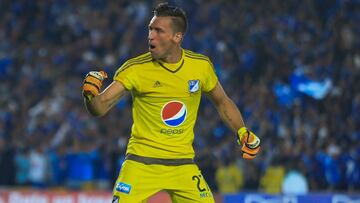 Si no es Vikonis, Dallas iría por otro arquero de la Liga Águila