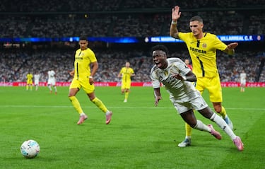 Rafa Marín derriba a Vinicius en el área y concede el penalti decisivo que el brasileño transforma con frialdad.