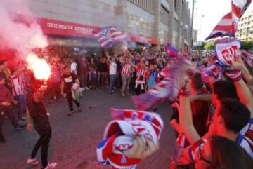 Manifestación en el Calderón: Cholo, quédate