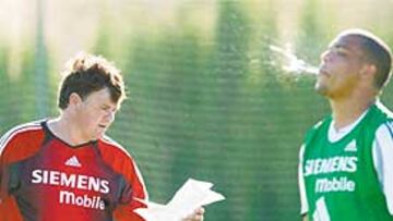 <b>DISCIPLINADO. </b>José Antonio Camacho explicó sus principios a todos los jugadores del Real Madrid.