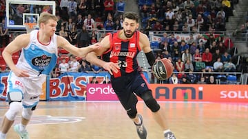 El Baskonia gana al Obra en un duelo con sabor a Copa