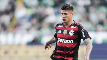 Filipe Luís elogia el talento de Jorge Carrascal en Flamengo.