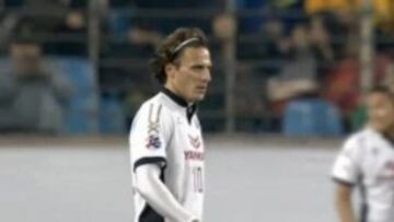 Diego Forl&aacute;n en su debut con el Cerezo Osaka.