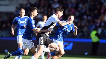 Partido entre el Burgos CF y el Real Oviedo
Fer Niño del Burgos y Colombatto del Oviedo
22-02-2025 RICARDO ORDÓÑEZ