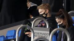 Odegaard, en la grada de Valdebebas.