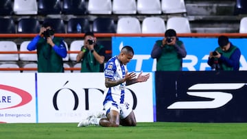 Soccer Football - Liga MX - Play In - Pachuca v Pumas UNAM - Estadio Hidalgo, Pachuca, Mexico - November 20, 2025 Pachuca's Kenedy celebrates scoring their third goal REUTERS/Eloisa Sanchez