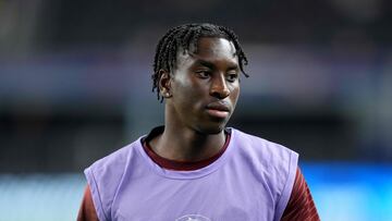 Marsch compara el talento de Moïse Bombito con los mejores centrales del planeta