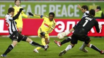 Samuel Eto&#039;o en un partido de la Europa League en 2012. 