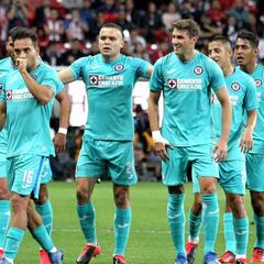 Adrián Aldrete se luce con golazo en partido contra Chivas