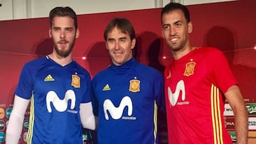 Lopetegui, junto a De Gea y Busquets.