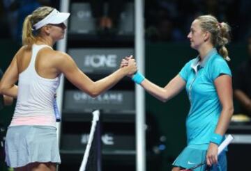 María Shaparova perdió ante Petra Kvitova y sufrió su segunda derrota en Singapur.