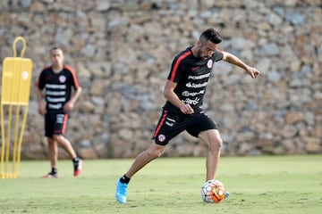 El cariñoso recibimiento que tuvo Bravo en su llegada a la Roja