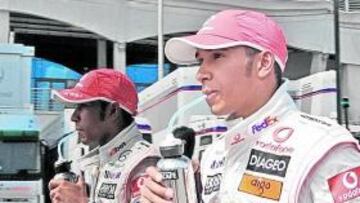 <b>DECIMOSEXTO. </b>Hamilton sale dos puestos por detrás de Kovalainen.