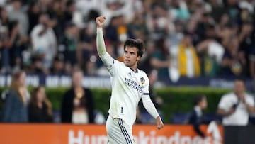 With an MLS-record crowd watching on at the Rose Bowl, Riqui Puig’s second-half winner gave the Galaxy victory over LAFC in Tuesday’s Los Angeles derby.