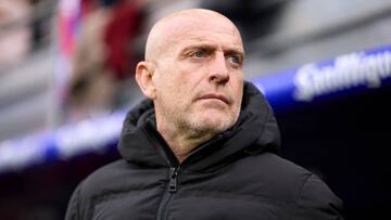 EIBAR, SPAIN - MARCH 11: Head coach Julian Calero of Burgos CF looks on before the LaLiga Smartbank match between SD Eibar and Burgos CF at Estadio Municipal de Ipurua on March 11, 2023 in Eibar, Spain. (Photo by Ion Alcoba/Quality Sport Images/Getty Images)