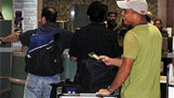 <b>RONIE, AYER EN EL AEROPUERTO</b>. He aquí un profesional como la copa de un pino.