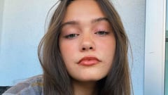 Model Claire Bridges, 21, loses both legs to covid-19 complications