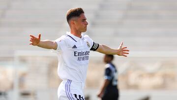 Sergio Arribas celebra su primer gol a la Balona este domingo.