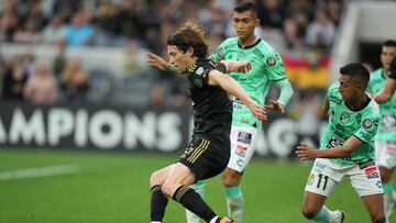 Jun 4, 2023; Los Angeles, CA, USA; LAFC midfielder Ilie Sanchez (6) and Leon midfielder Elias Hernandez (11) battle for the ball during the first half at BMO Stadium. Mandatory Credit: Kirby Lee-USA TODAY Sports