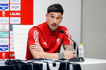 14-02 Presentacion de los nuevos fichajes del Granada CF, Facundo Pellistri y Marc Martinez. En la imagen Marc Martínez