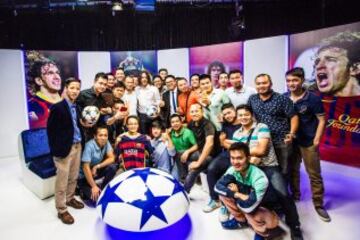 Carles Puyol durante la UEFA Champions League Trophy Tour en Hanoi.