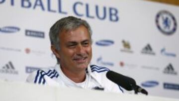 José Mourinho, durante una rueda de prensa con el Chelsea.
