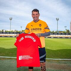 La foto que deseaba Herrerín: “Vengo a apretar y ayudar”