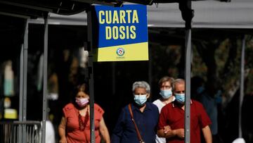 Santiago, 7 febrero 2022.
Comienza la segunda dosis de refuerzo en personas mayores de 55 años en el vacunatorio de la comuna de La Florida.
Jonnathan Oyarzun/Aton Chile