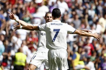 Bale y Cristiano Ronaldo durante el Real Madrid-Osasuna de Liga.