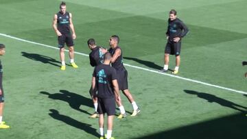 Casemiro y sus bromas con Cristiano: ¡empujón desafiante!