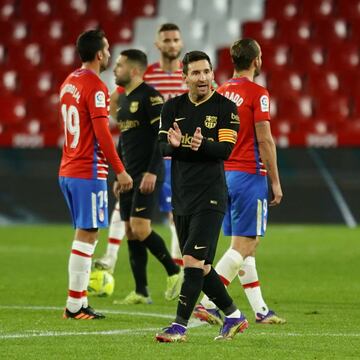 Messi celebra el 0-2 al Granada. 