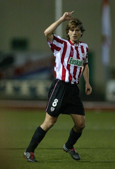 Ejerció de centrocampista adelantado o mediapunta, e incluso de delantero con facilidad para definir en situaciones de gol. Tenía mucha técnica y era dinámico. Muchísimo tirón mediático y entre el público femenino. Pudo volar a otros equipos pero no quiso.