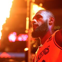 Revelan la cábala de LeBron James antes de iniciar un juego de la NBA