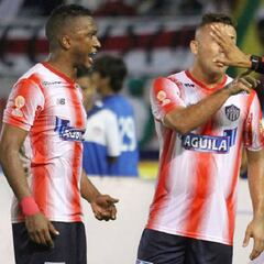 La Falta Pintuco: Junior cae en casa y sale de los 8