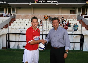 El actual jugador del Inter Miami llegó al Gimnàstic de Tarragona en la temporada 08/09. Tras la experiencia volvió al Valencia para después recalar en el Barcelona a cambio de catorce millones de euros. 

