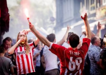 Así celebra Santiago Arias el título con el PSV en Eindhoven