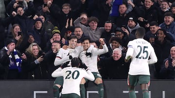 Soccer Football - Carabao Cup - Quarter Final - Cardiff City v Chelsea - Cardiff City Stadium, Cardiff, Wales, Britain - December 16, 2025 Chelsea's Alejandro Garnacho celebrates scoring their first goal with Facundo Buonanotte and teammates REUTERS/David Klein EDITORIAL USE ONLY. NO USE WITH UNAUTHORIZED AUDIO, VIDEO, DATA, FIXTURE LISTS, CLUB/LEAGUE LOGOS OR 'LIVE' SERVICES. ONLINE IN-MATCH USE LIMITED TO 120 IMAGES, NO VIDEO EMULATION. NO USE IN BETTING, GAMES OR SINGLE CLUB/LEAGUE/PLAYER PUBLICATIONS. PLEASE CONTACT YOUR ACCOUNT REPRESENTATIVE FOR FURTHER DETAILS..